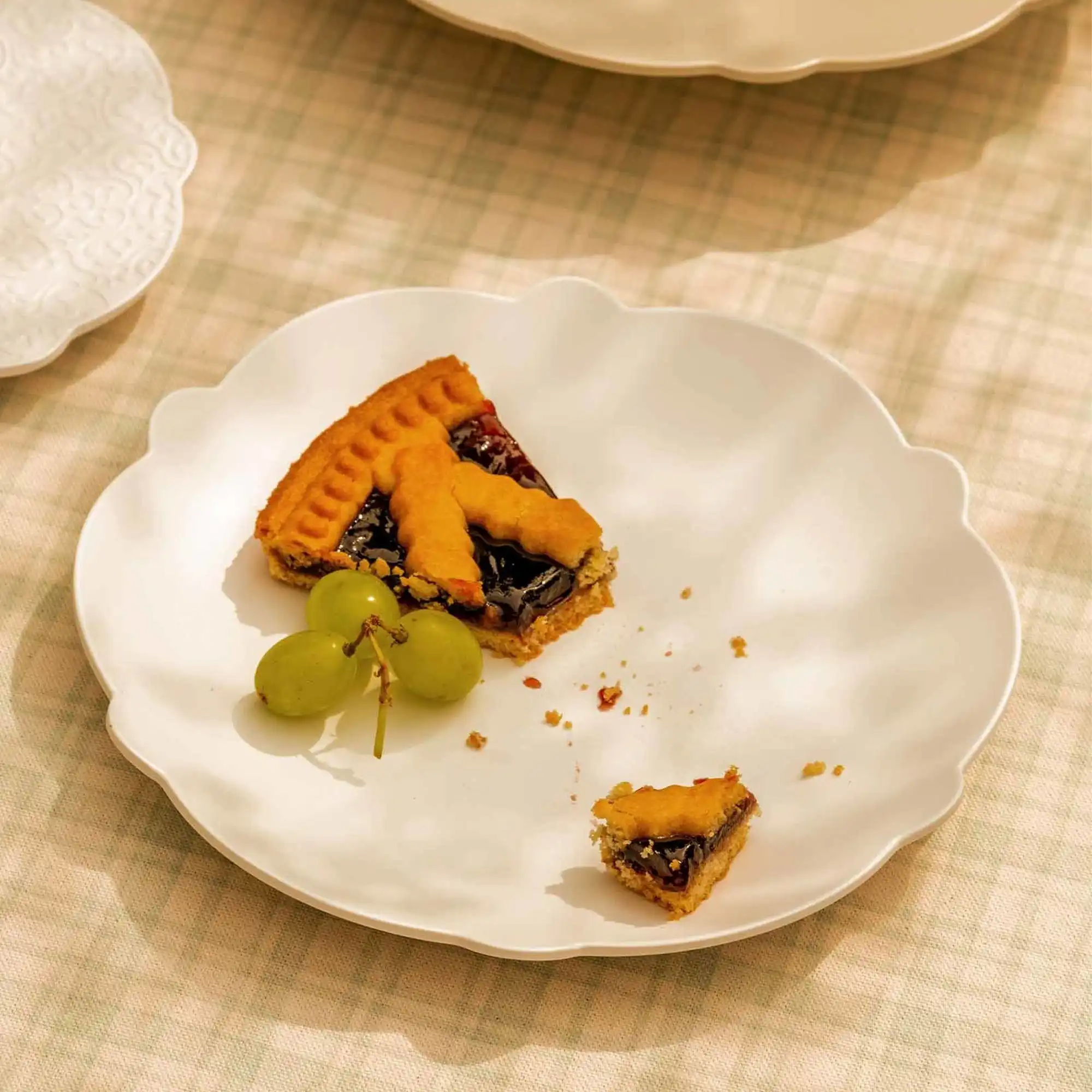 Dressed Air Dessert plate