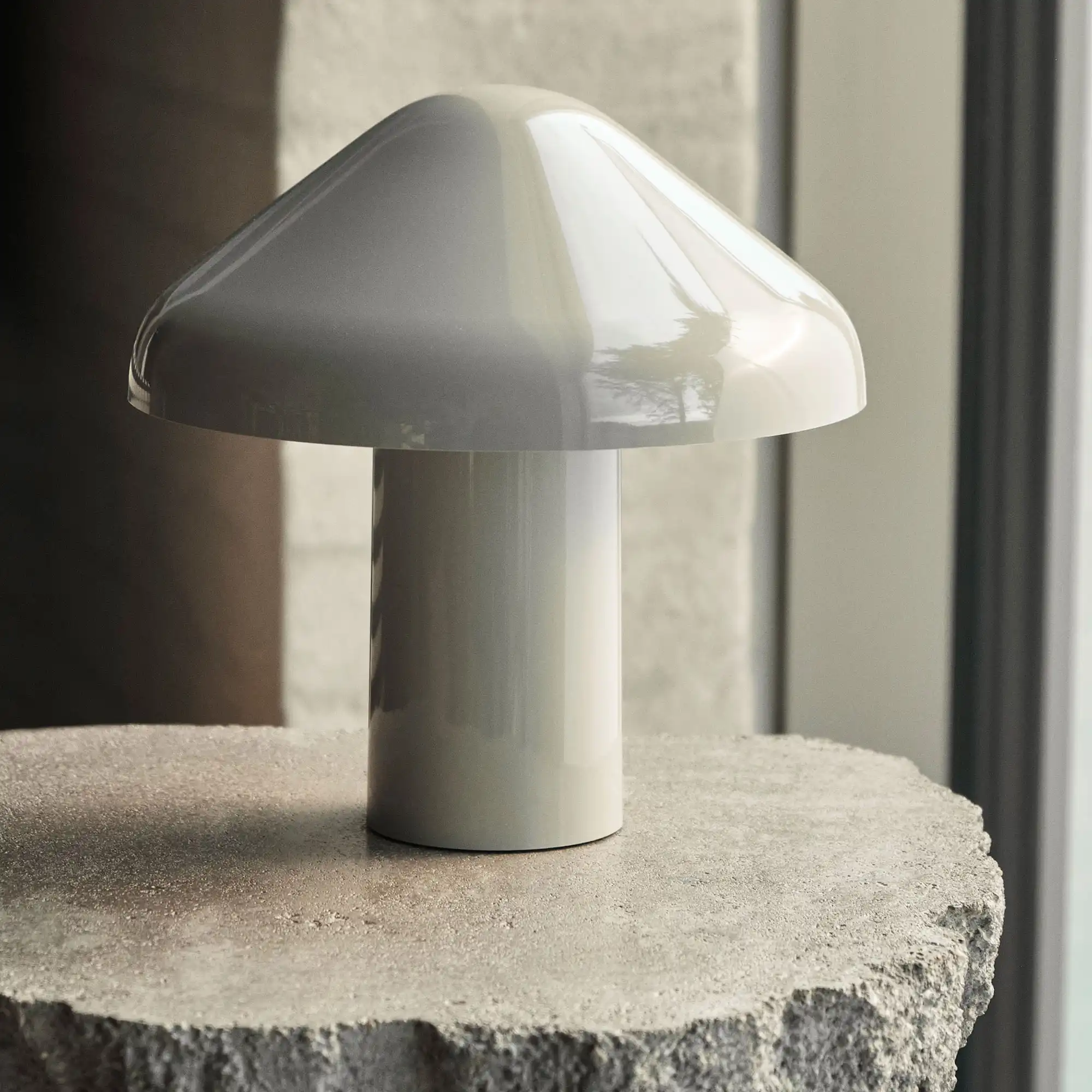 Pao Portable Lamp