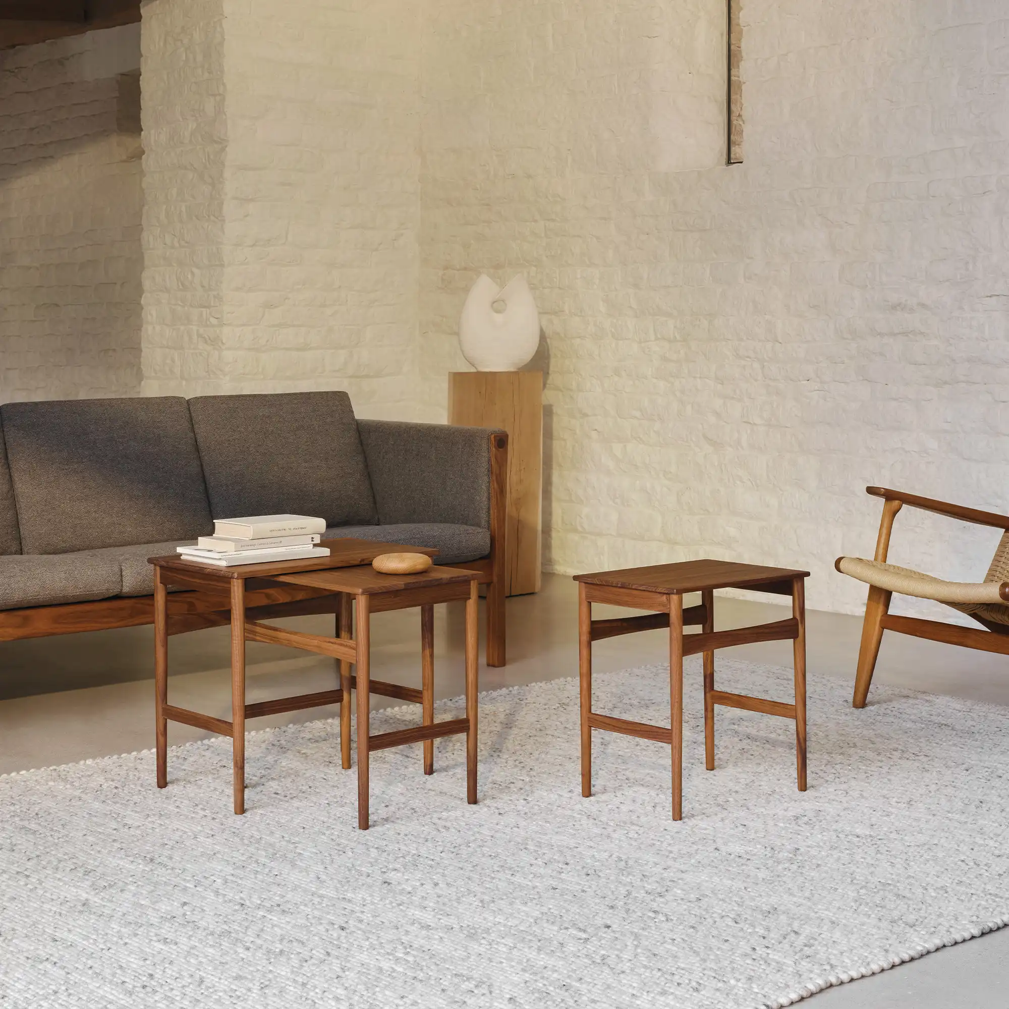 CH004 Nesting Tables satsbord