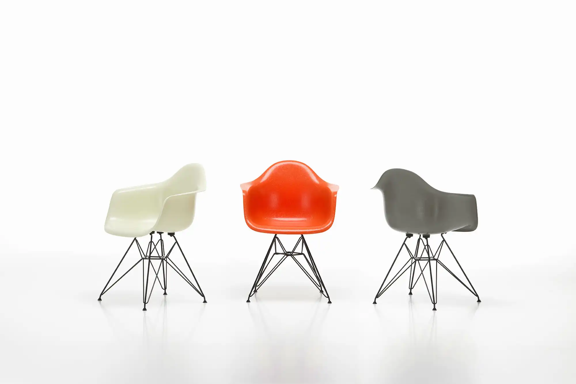 Eames Fiberglass Chair - DAR