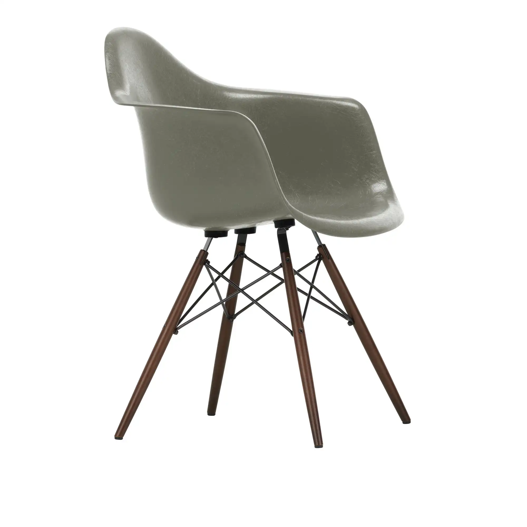 Eames Fiberglass Armchair DAW karmstol Dark Maple