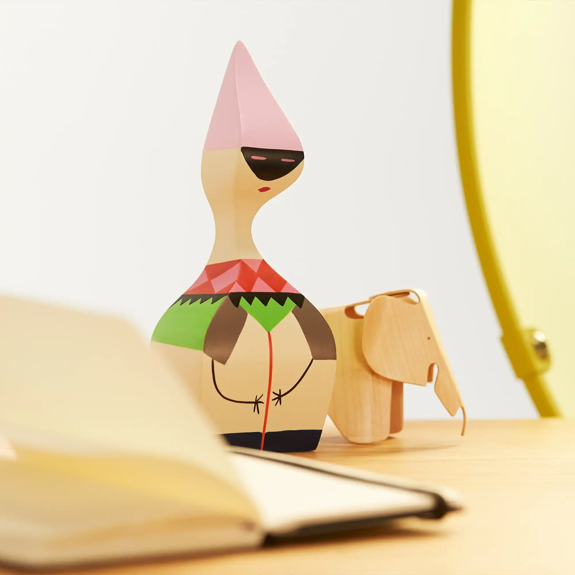 Wooden Doll No. 6 träfigur