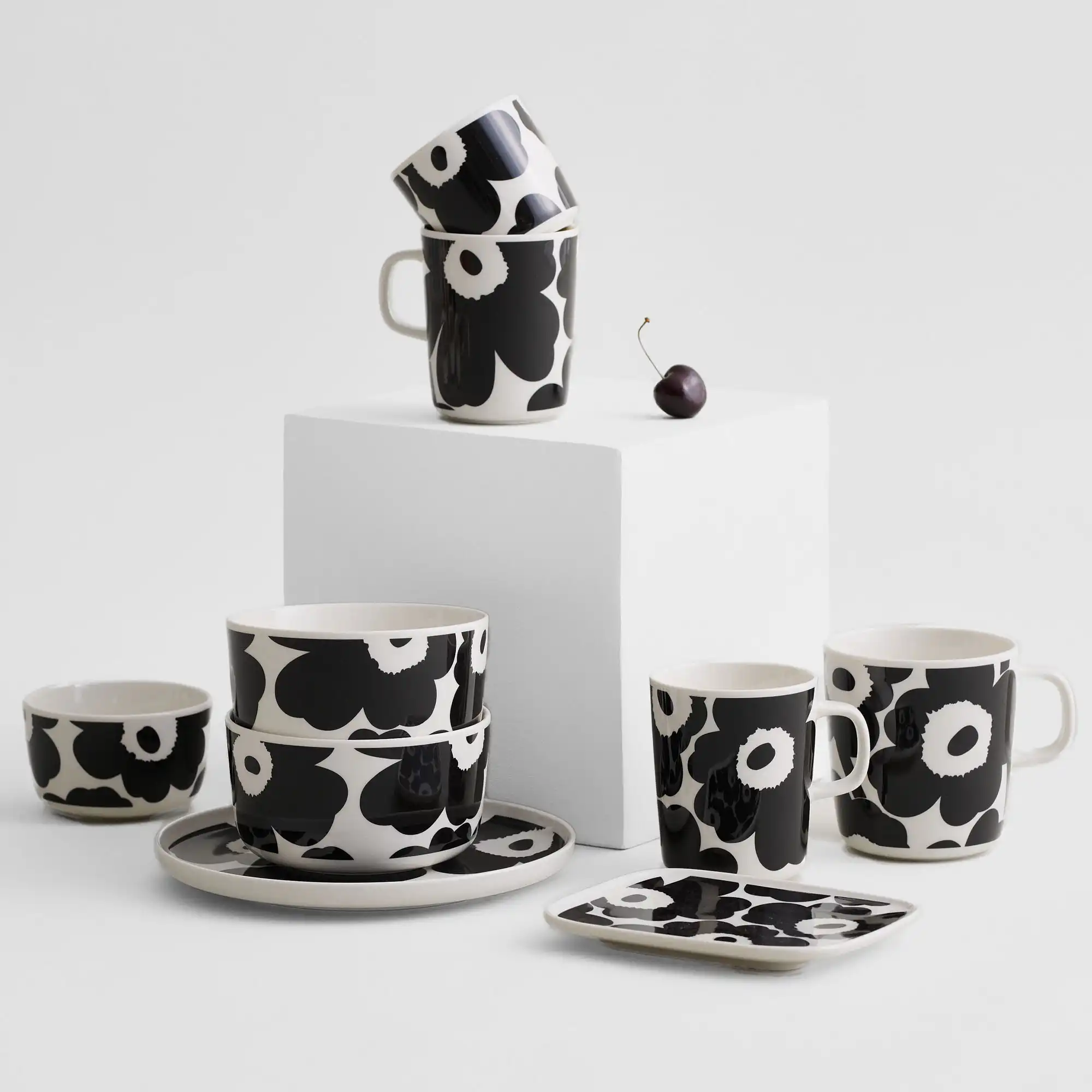 Unikko mugg och tallrik set 2x2 pcs white, black