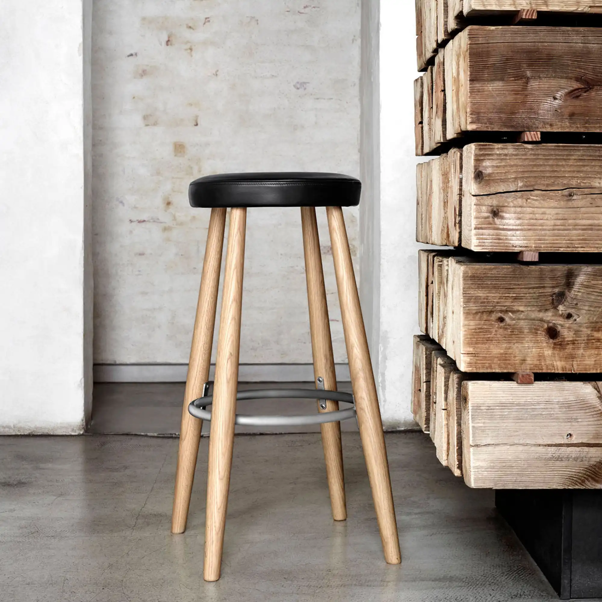 CH56 High Stool - Ek