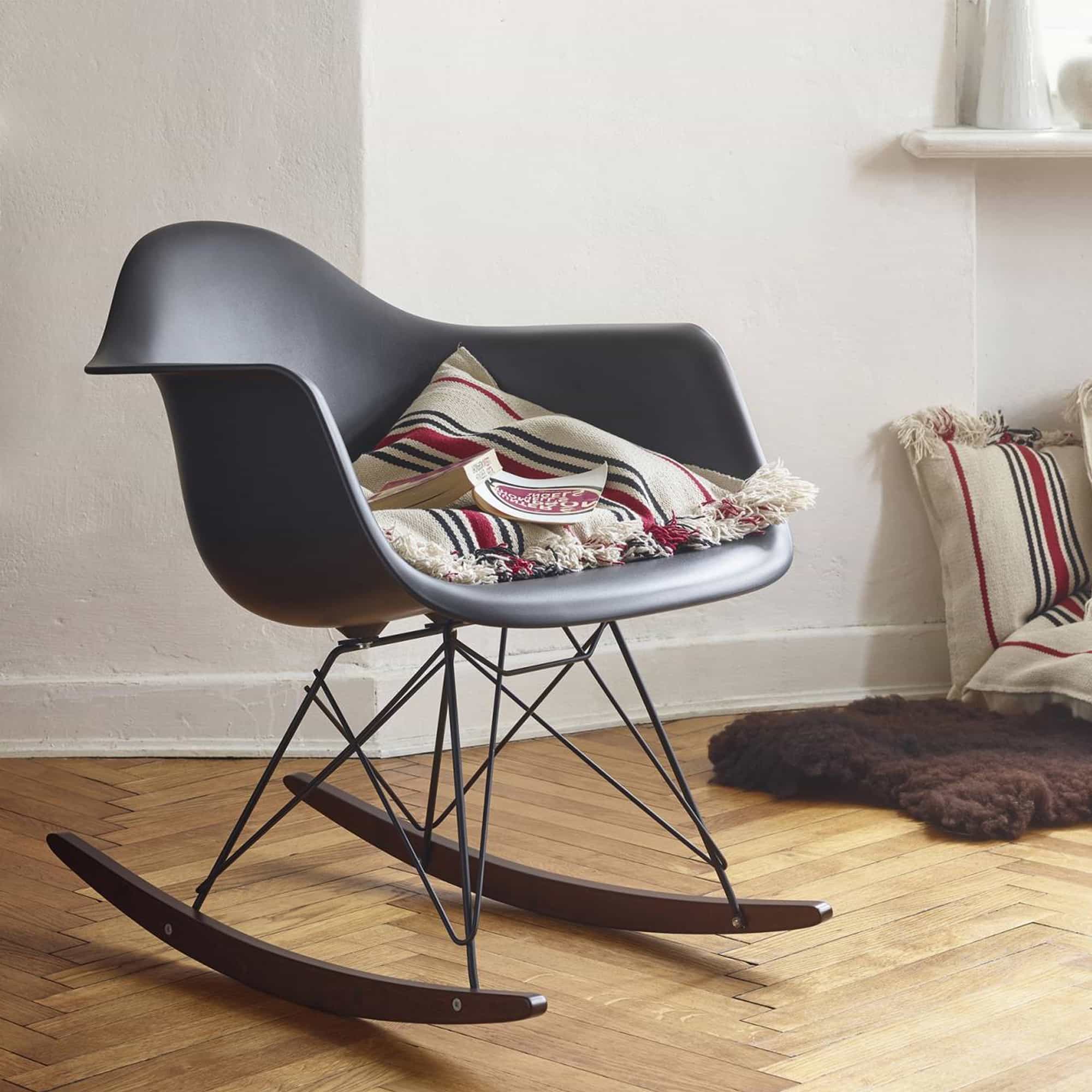 Eames RE Plastic Chair - RAR