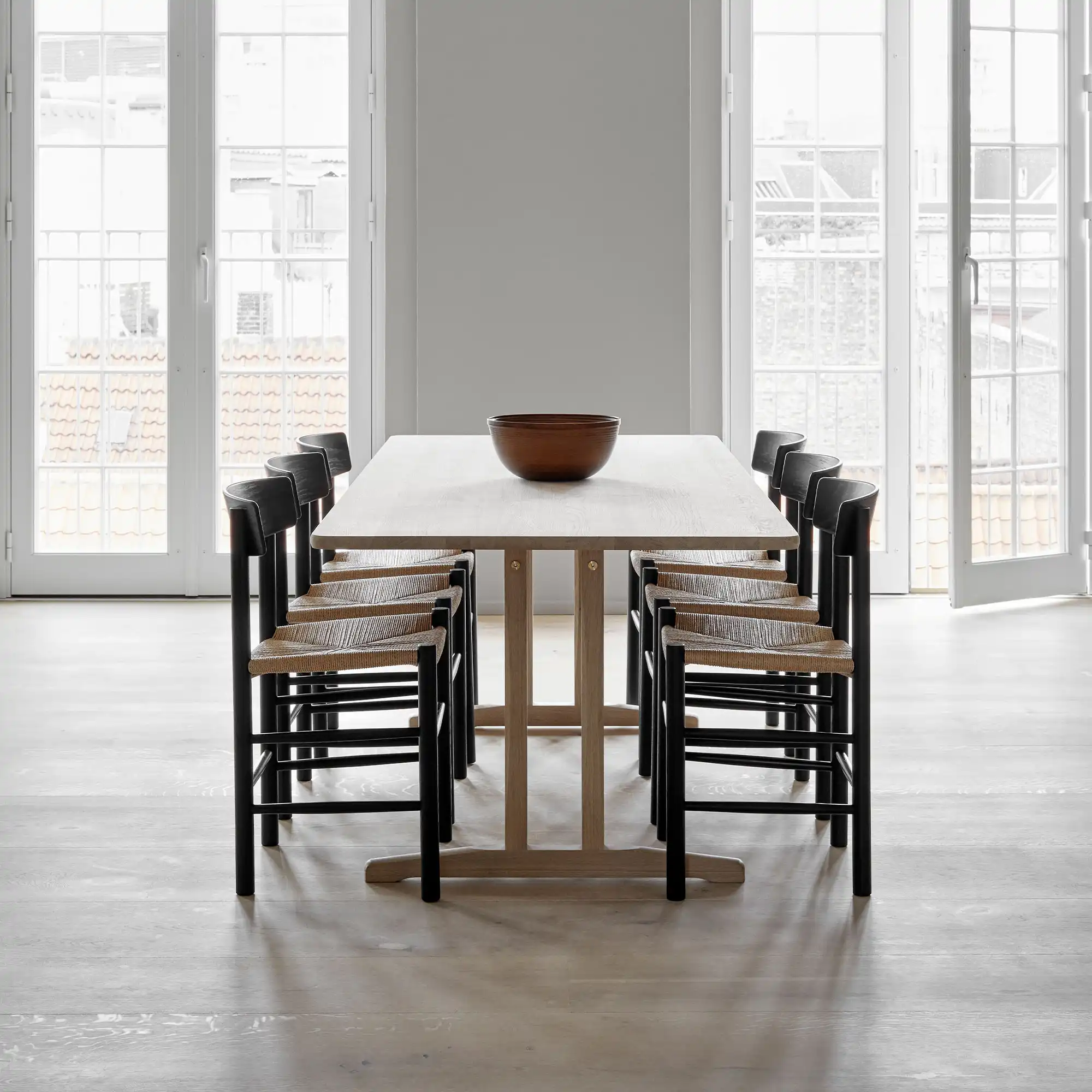 Mogensen C18 Table