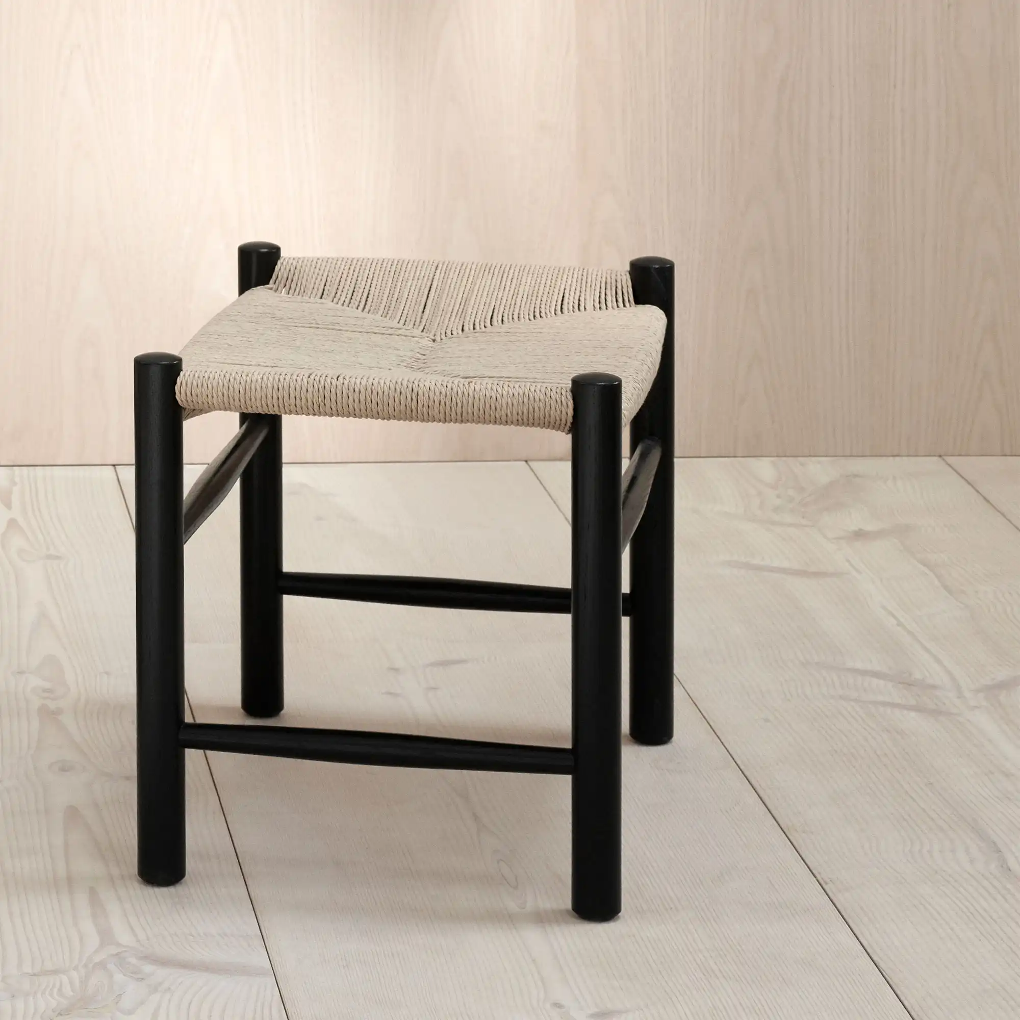 Wegner J16 Stool