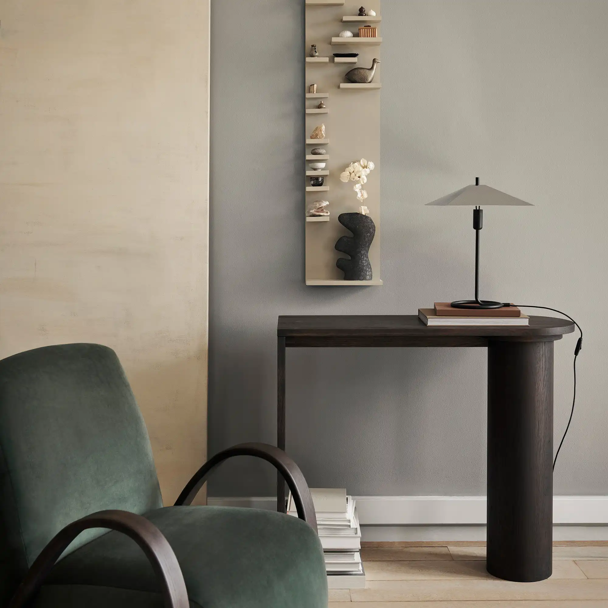 Pylo Console Table