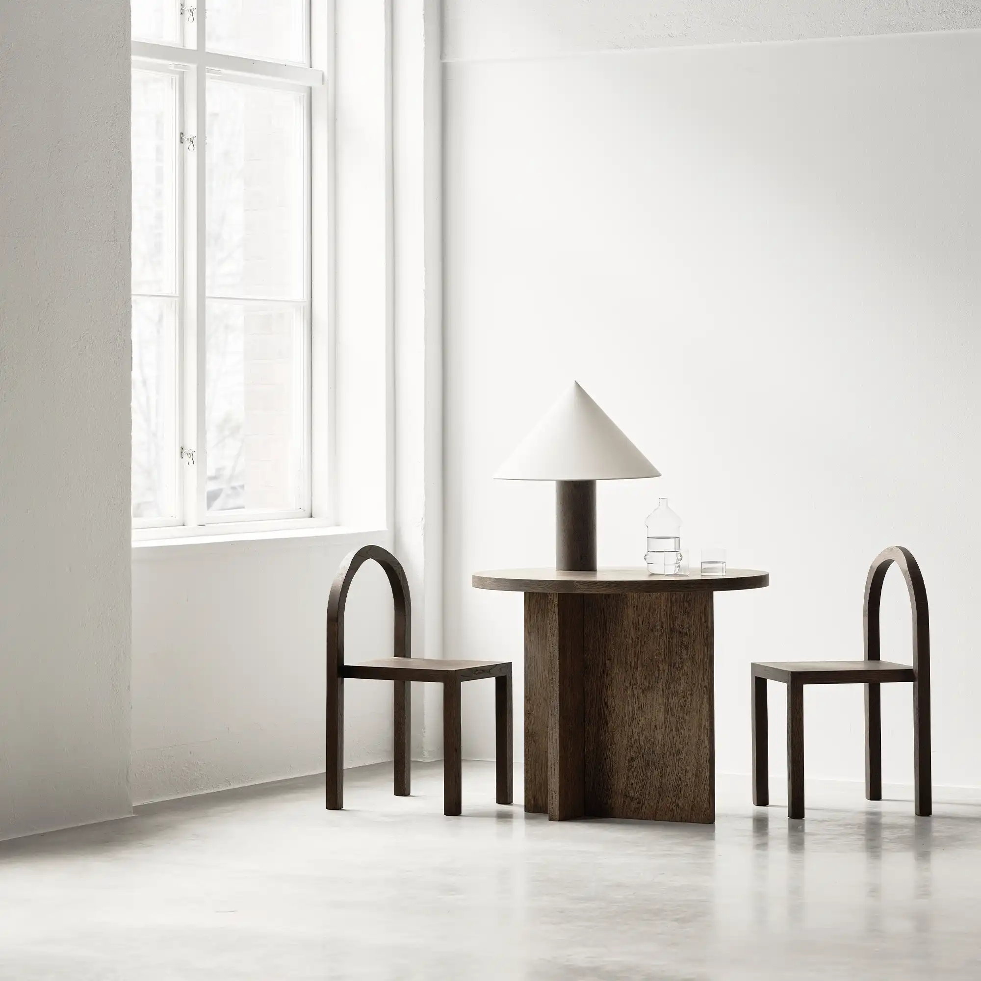 L.A. Round Dining Table Ø90 Dark Oak