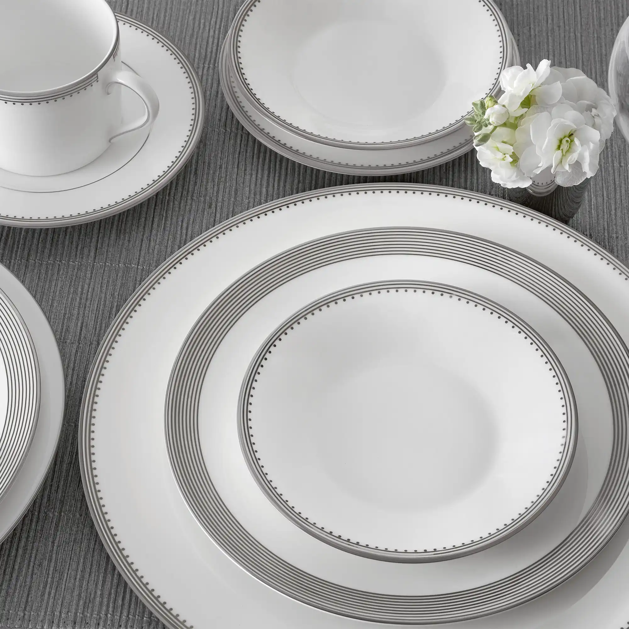 Vera Wang Grosgrain Dinner Plate