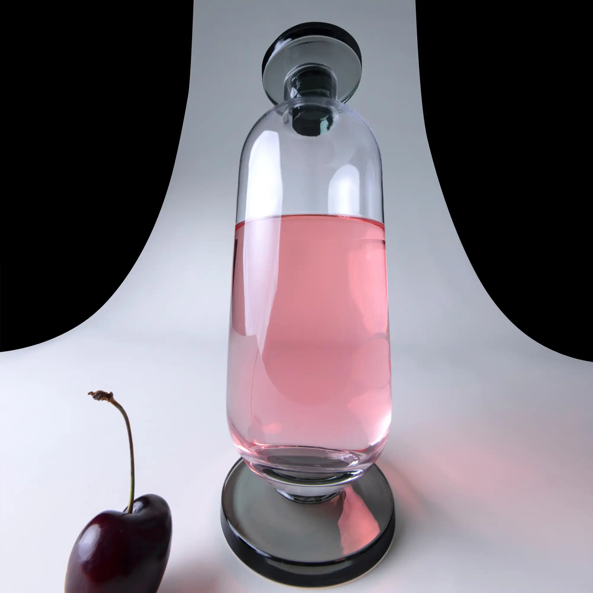 Puck Decanter