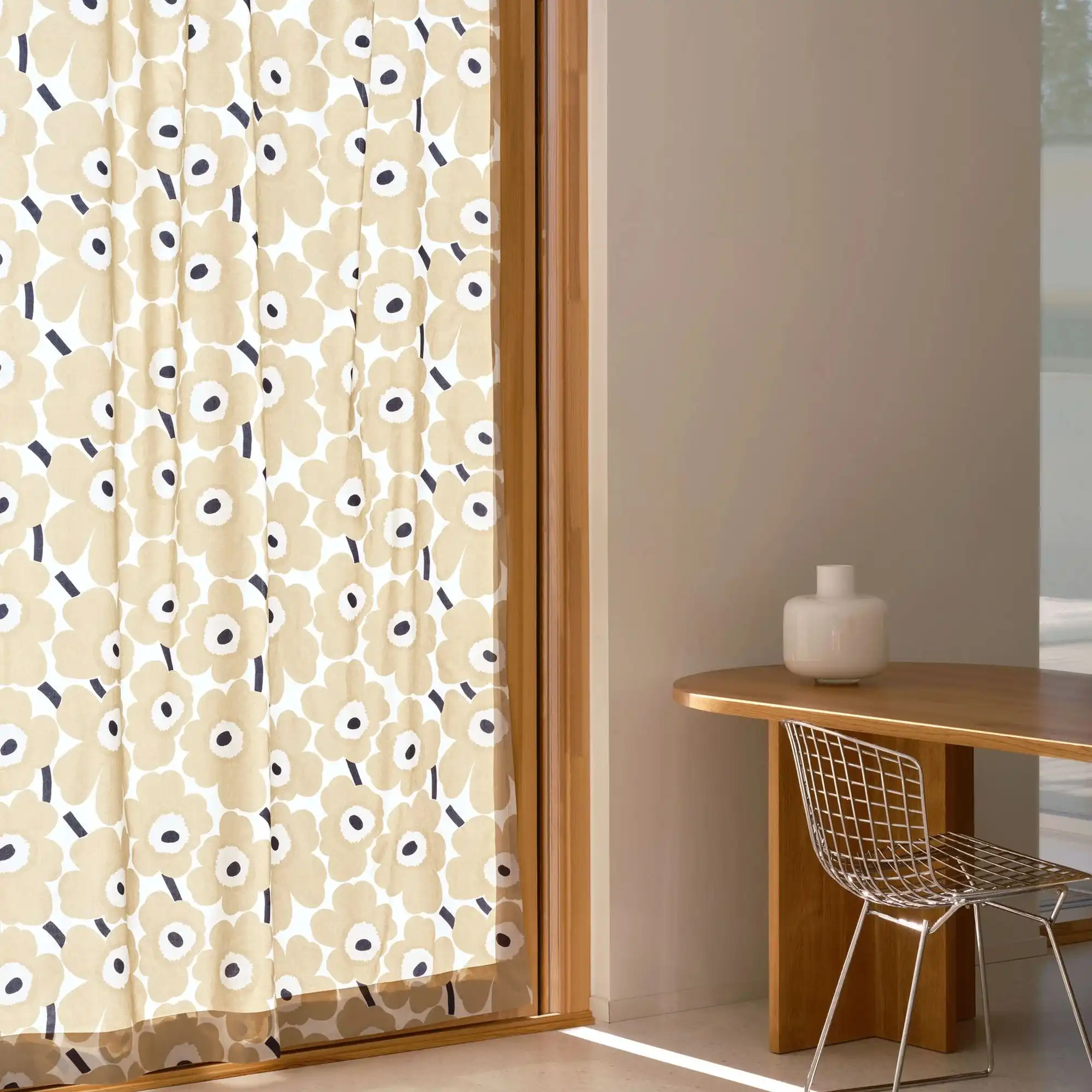 Pieni unikko gardin 135x250 cm beige