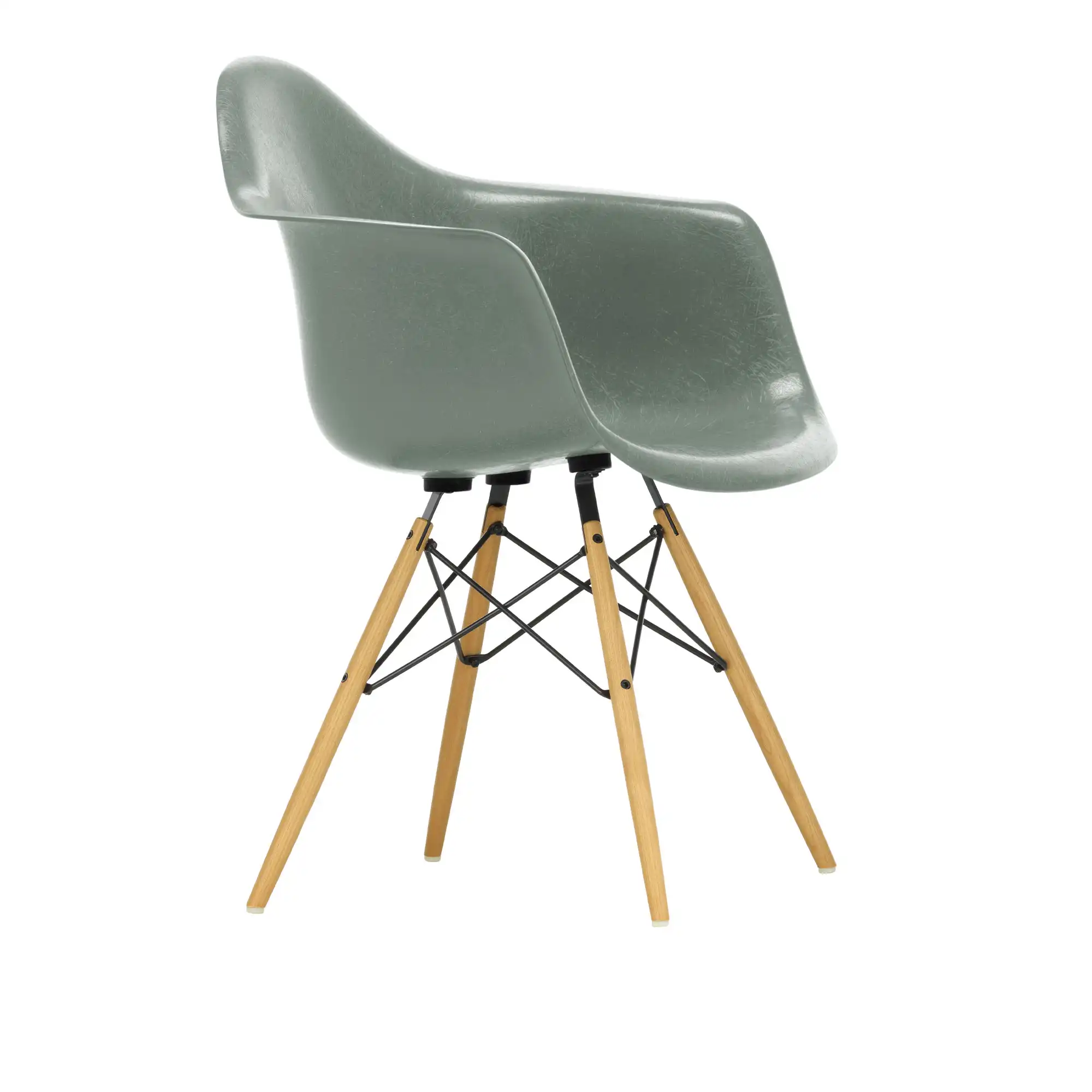 Eames Fiberglass Armchair DAW karmstol Ash Honey Tone