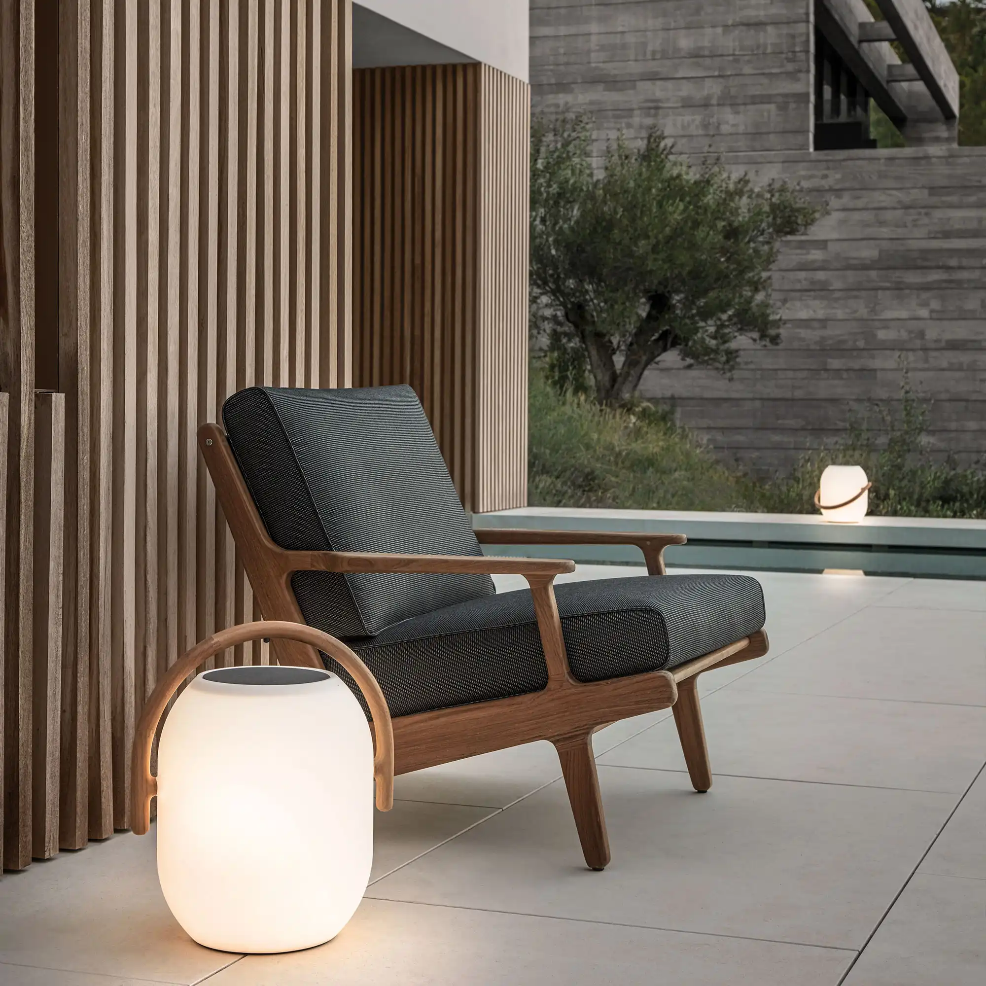 Ambient Cocoon Lamp 