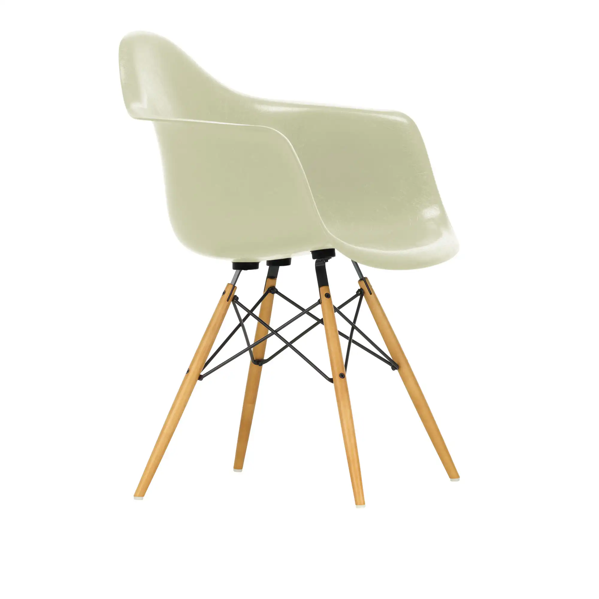 Eames Fiberglass Armchair DAW karmstol Golden Maple